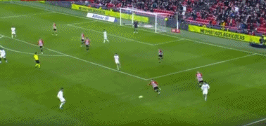 意甲-赖因德斯传射阿里首秀被罚下 米兰2-1胜科莫